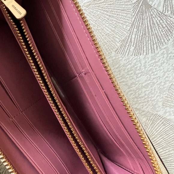 Disney X Coach Minnie Mouse Slim Accordion Wallet With Patches - Picture 3 of 3